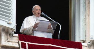 Guerra Russia-Ucraina, il papa: “Massacro ripugnante, disumano e sacrilego. Comunità internazionale si impegni per farla cessare”