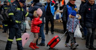 Guerra Russia-Ucraina, l’accoglienza delle famiglie rumene ai rifugiati: “Qui ci hanno trattato da principi, torneremo a ringraziarli”